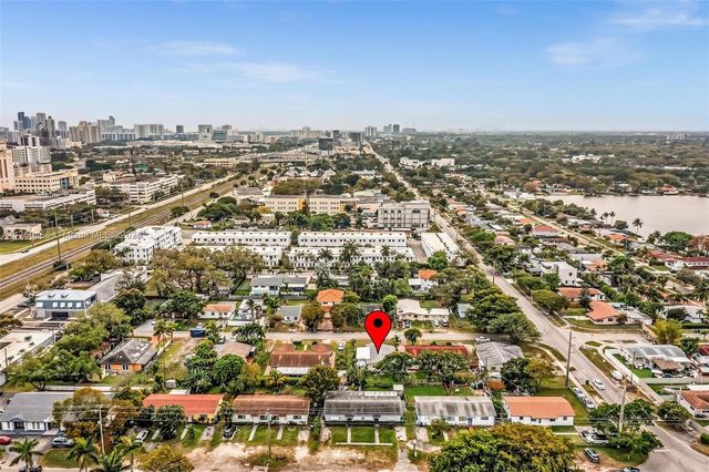 2631 NE 214th St, Miami, FL 33180