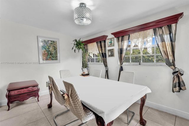 2631 NE 214th St, Miami, FL 33180