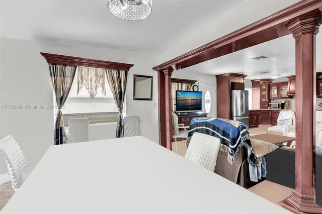 2631 NE 214th St, Miami, FL 33180