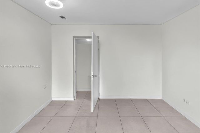 2631 NE 214th St, Miami, FL 33180