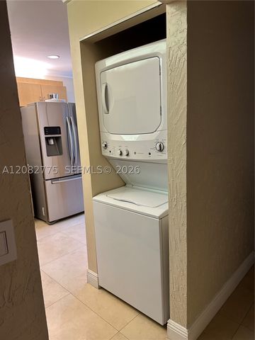 445 Lakeview Dr 1, Weston, FL 33326
