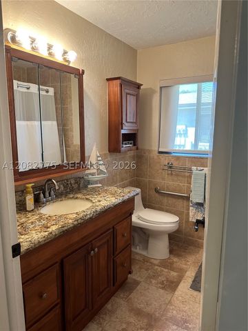 445 Lakeview Dr 1, Weston, FL 33326