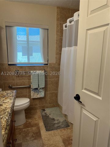445 Lakeview Dr 1, Weston, FL 33326