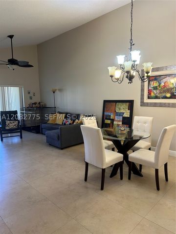445 Lakeview Dr 1, Weston, FL 33326