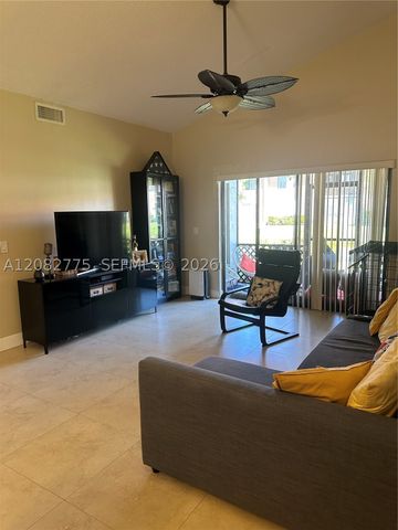 445 Lakeview Dr 1, Weston, FL 33326