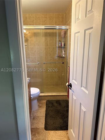 445 Lakeview Dr 1, Weston, FL 33326