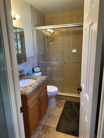 445 Lakeview Dr 1, Weston, FL 33326