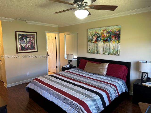 445 Lakeview Dr 1, Weston, FL 33326