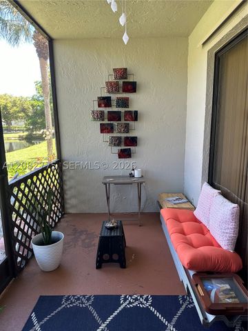 445 Lakeview Dr 1, Weston, FL 33326
