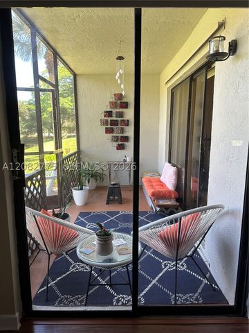 445 Lakeview Dr 1, Weston, FL 33326