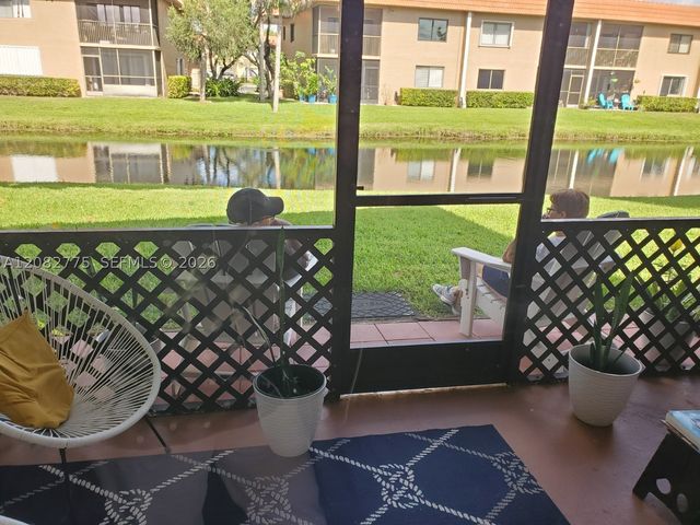 445 Lakeview Dr 1, Weston, FL 33326