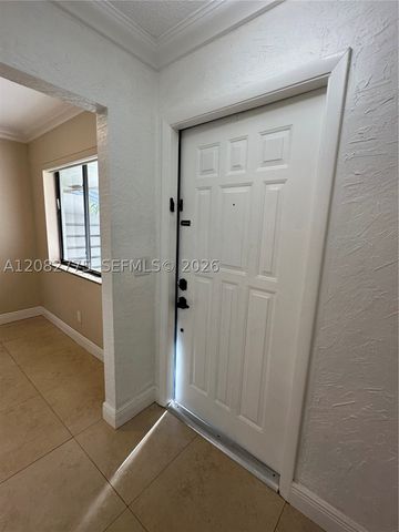 445 Lakeview Dr 1, Weston, FL 33326