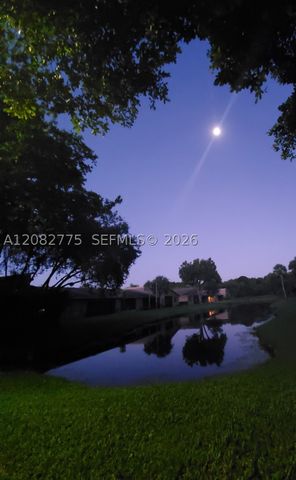 445 Lakeview Dr 1, Weston, FL 33326