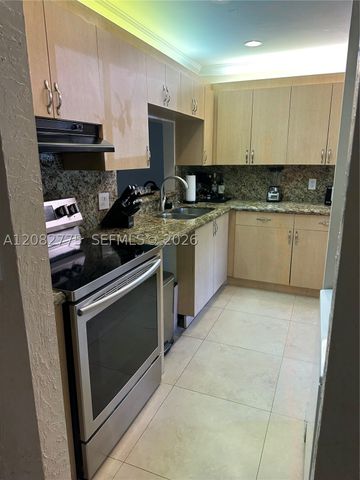 445 Lakeview Dr 1, Weston, FL 33326