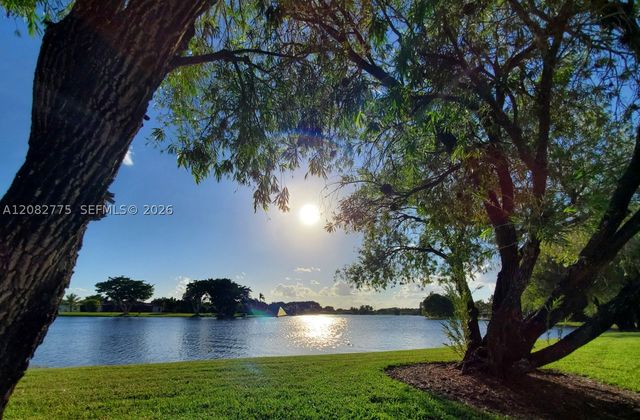 445 Lakeview Dr 1, Weston, FL 33326