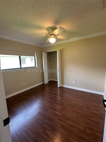 445 Lakeview Dr 1, Weston, FL 33326