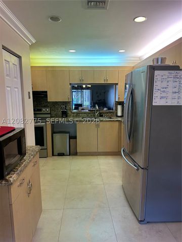 445 Lakeview Dr 1, Weston, FL 33326