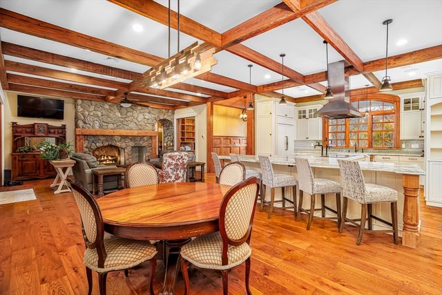 210 Indian Hill Rd, Groton, MA 01450