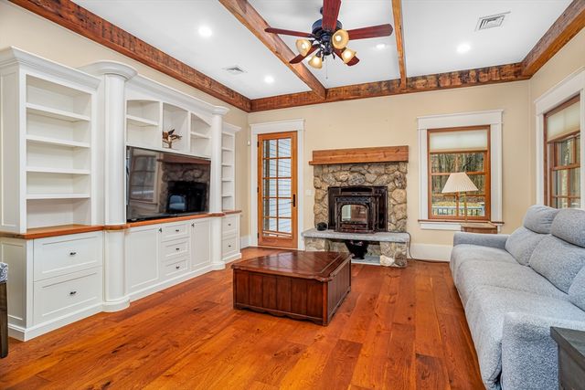 210 Indian Hill Rd, Groton, MA 01450