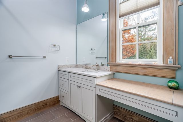 210 Indian Hill Rd, Groton, MA 01450