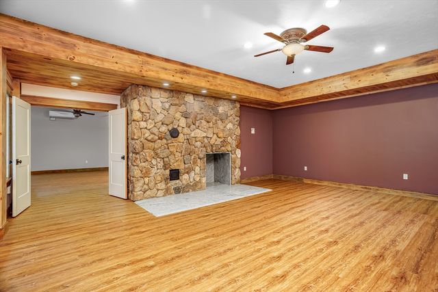 210 Indian Hill Rd, Groton, MA 01450