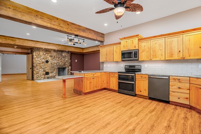 210 Indian Hill Rd, Groton, MA 01450