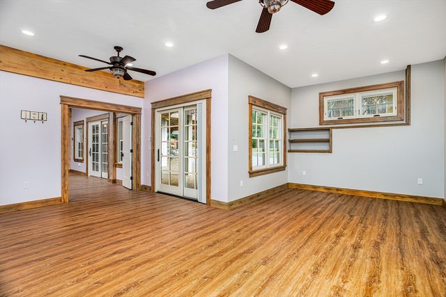 210 Indian Hill Rd, Groton, MA 01450