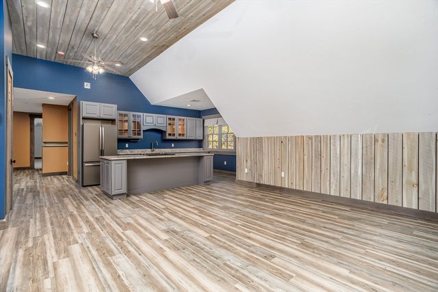 210 Indian Hill Rd, Groton, MA 01450