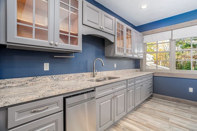 210 Indian Hill Rd, Groton, MA 01450