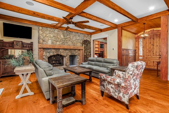 210 Indian Hill Rd, Groton, MA 01450