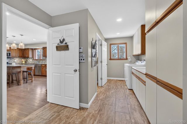 4380 Warwick Circle Drive, Grand Blanc, MI 48439