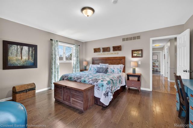 4380 Warwick Circle Drive, Grand Blanc, MI 48439