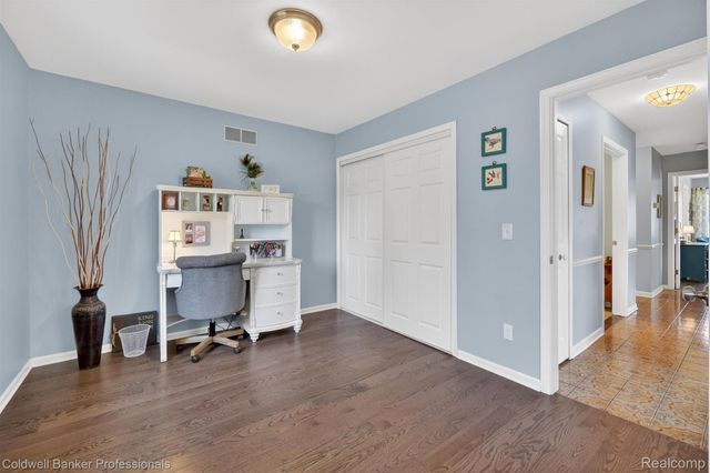 4380 Warwick Circle Drive, Grand Blanc, MI 48439