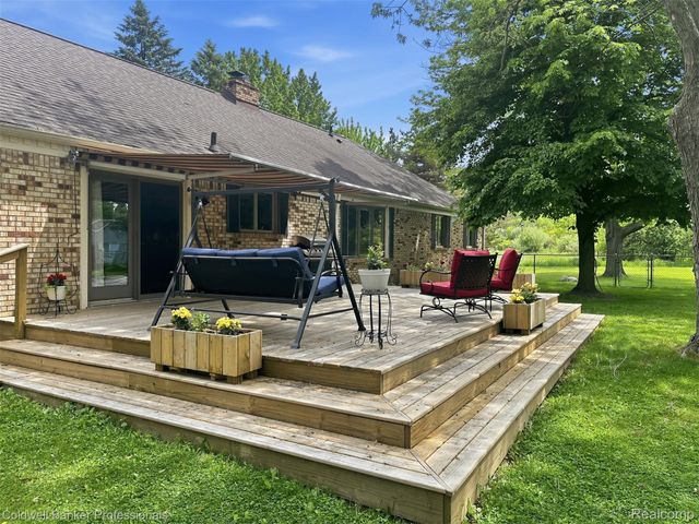 4380 Warwick Circle Drive, Grand Blanc, MI 48439