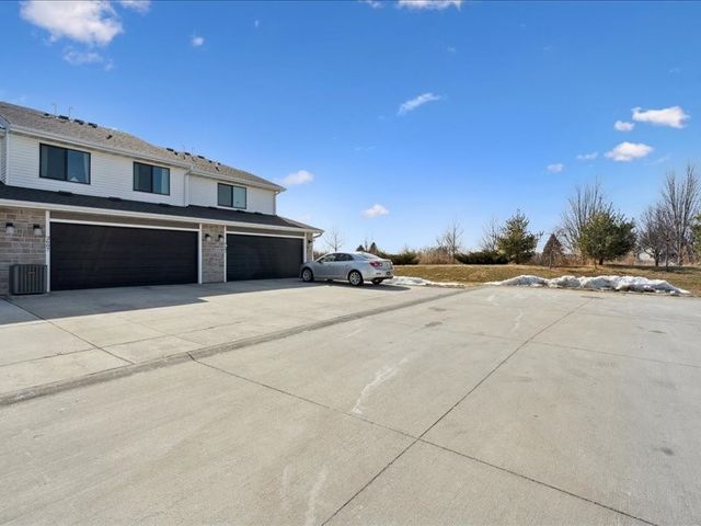 2607 SE Osier Avenue, West Des Moines, IA 50265