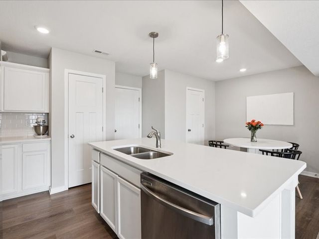 2607 SE Osier Avenue, West Des Moines, IA 50265