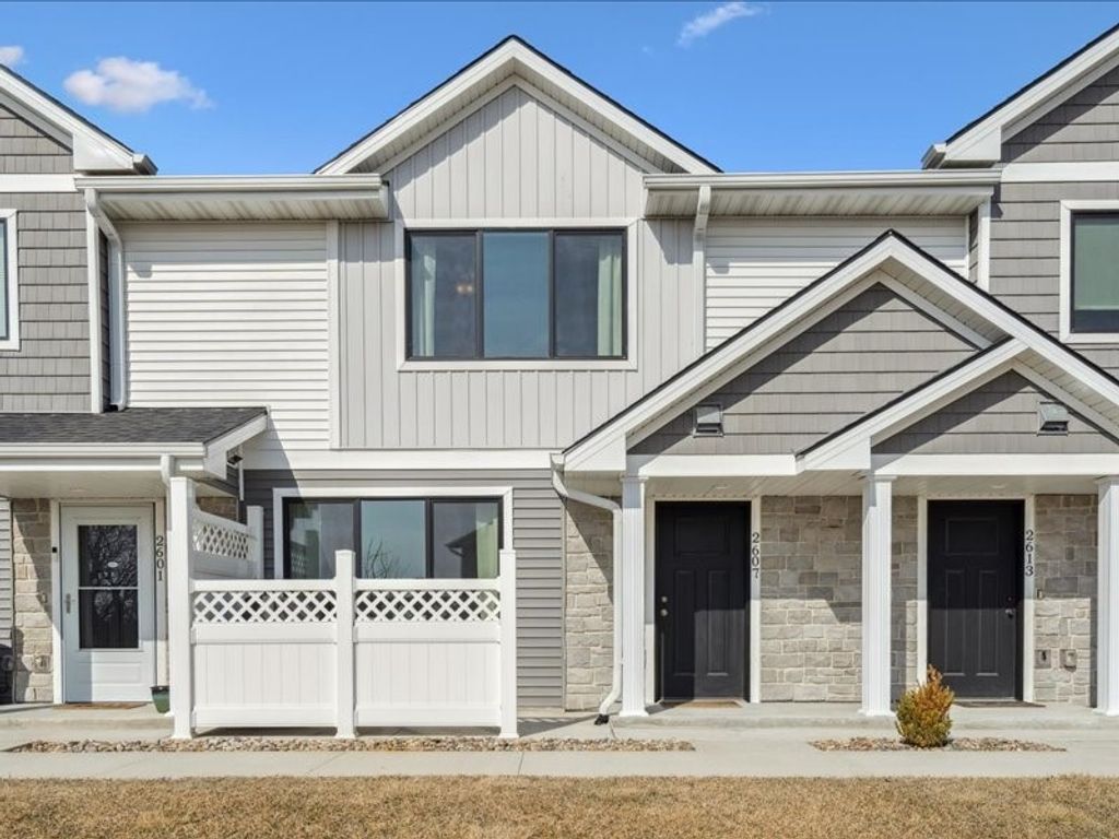2607 SE Osier Avenue, West Des Moines, IA 50265