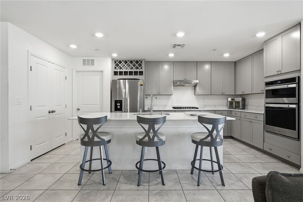8370 Vinamala Avenue, Las Vegas, NV 89149 — exterior