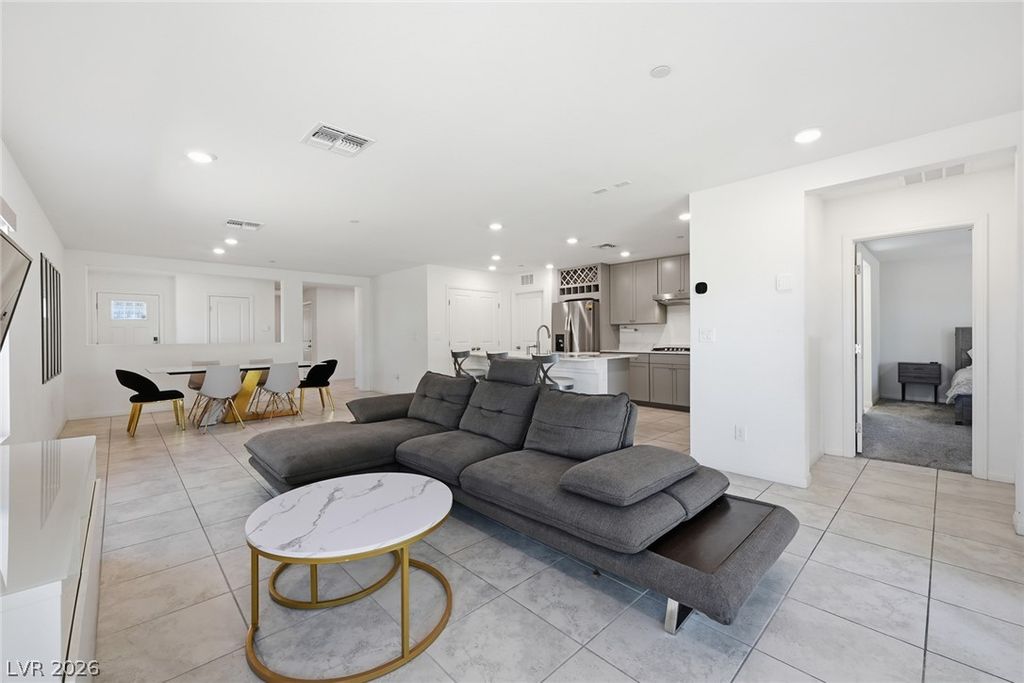 8370 Vinamala Avenue, Las Vegas, NV 89149 — photo 4