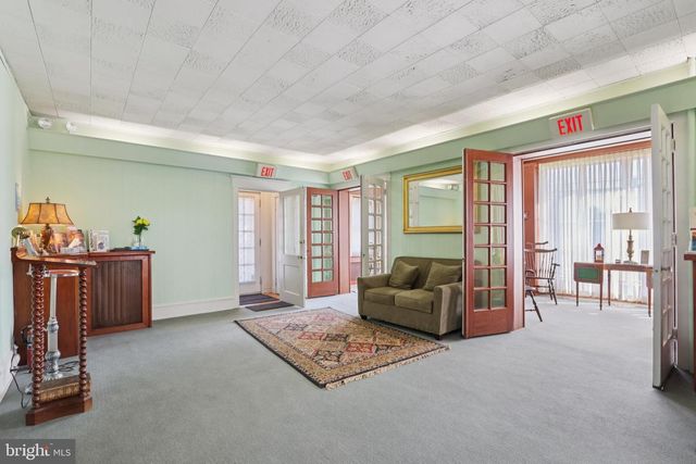 700 S WHITE HORSE PIKE, Audubon, NJ 08106