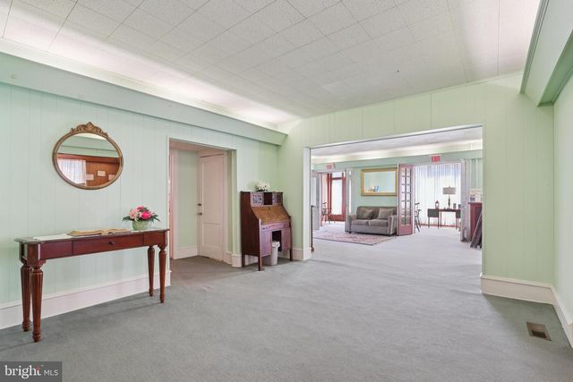 700 S WHITE HORSE PIKE, Audubon, NJ 08106
