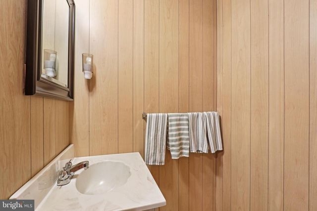 700 S WHITE HORSE PIKE, Audubon, NJ 08106