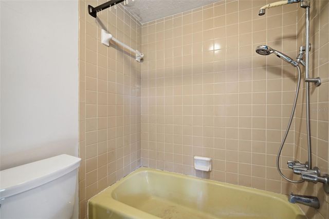 2207 PARKWOOD DRIVE, Valrico, FL 33594