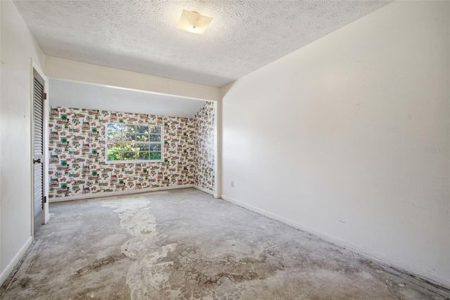 2207 PARKWOOD DRIVE, Valrico, FL 33594