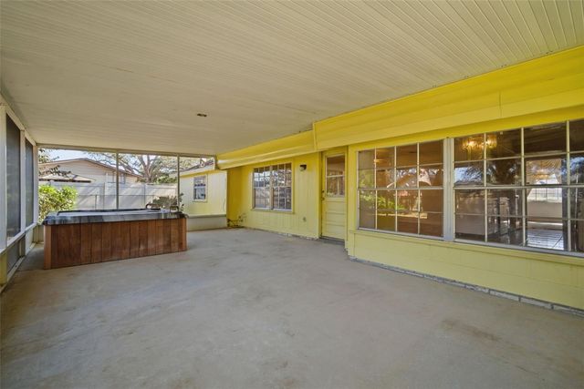 2207 PARKWOOD DRIVE, Valrico, FL 33594