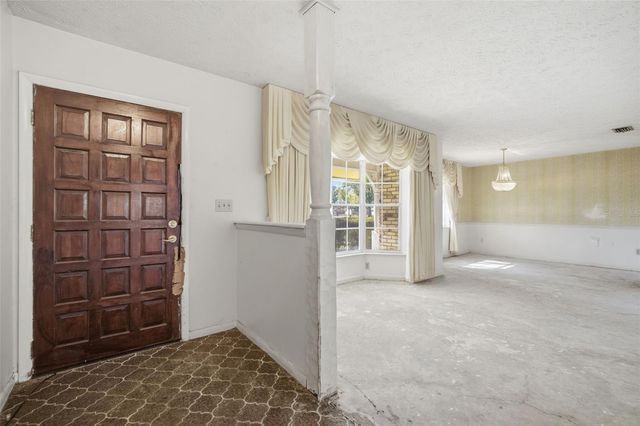 2207 PARKWOOD DRIVE, Valrico, FL 33594