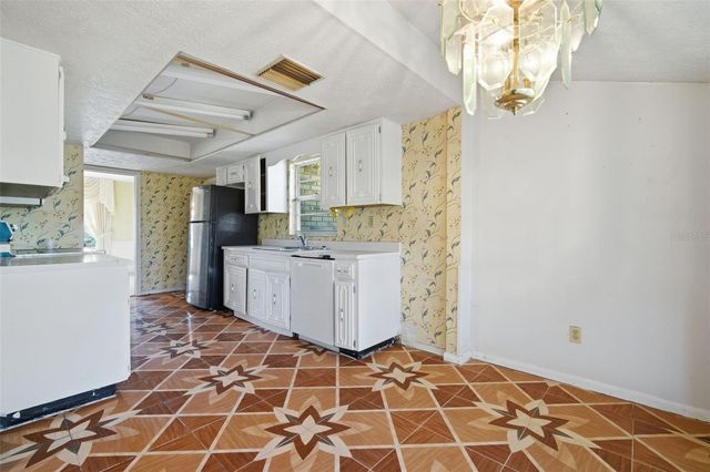 2207 PARKWOOD DRIVE, Valrico, FL 33594