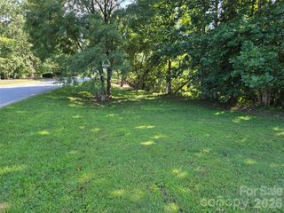 59 Summit Hill Road, Hendersonville, NC 28791