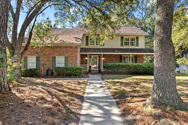 17 Plantation Circle, Summerville, SC 29485