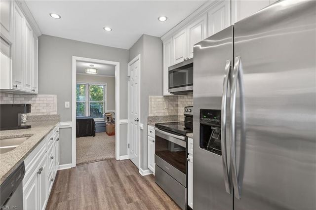 514 Mulligan DR, Virginia Beach, VA 23462